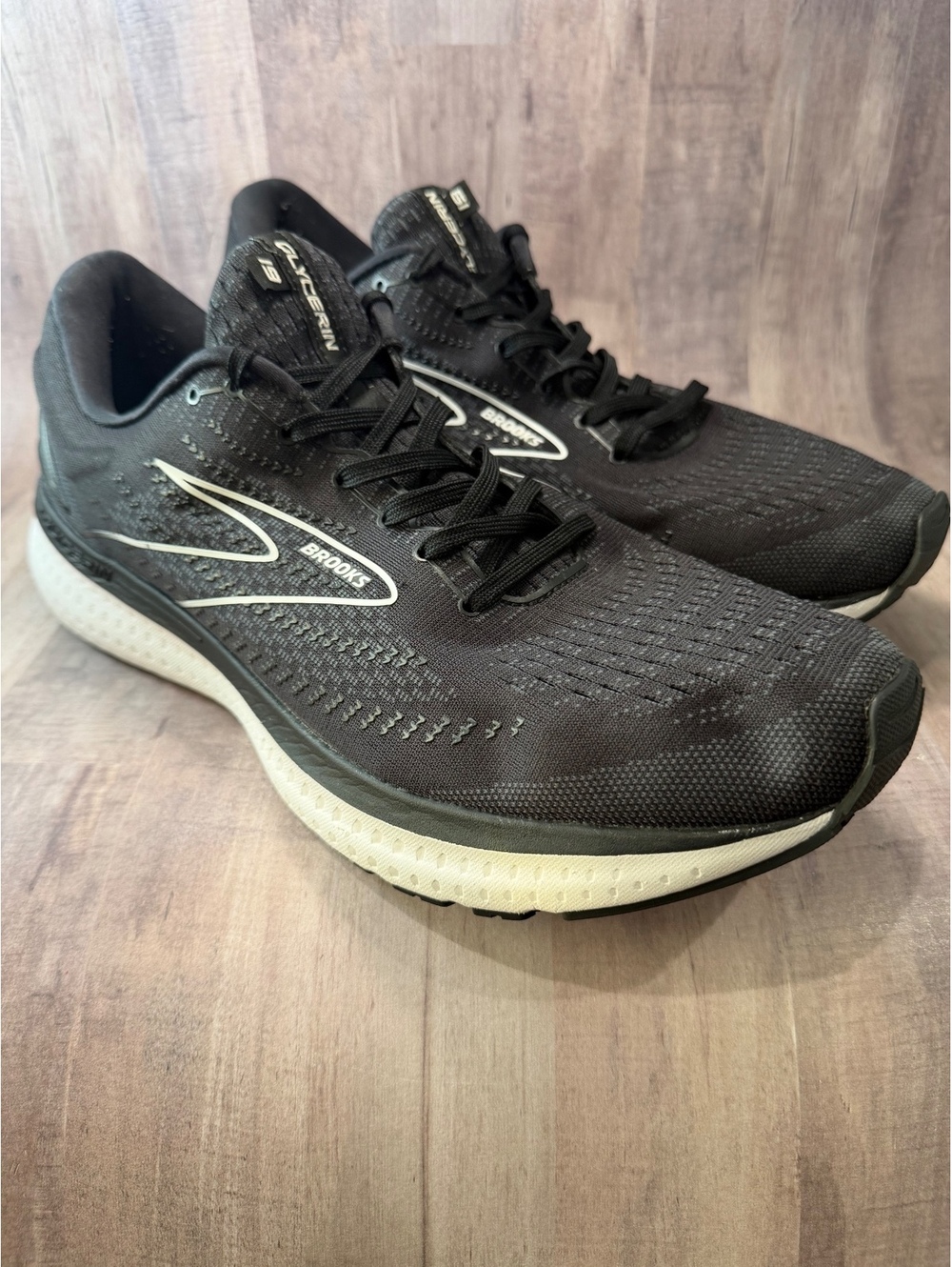 Brooks Glycerin 19 Men's 15 Black & White Running Shoes Sneakers NO INSOLES